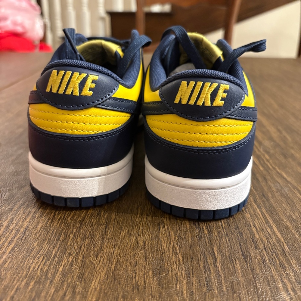Nike Dunk Low Reverse Michigan - Picture 3 of 6